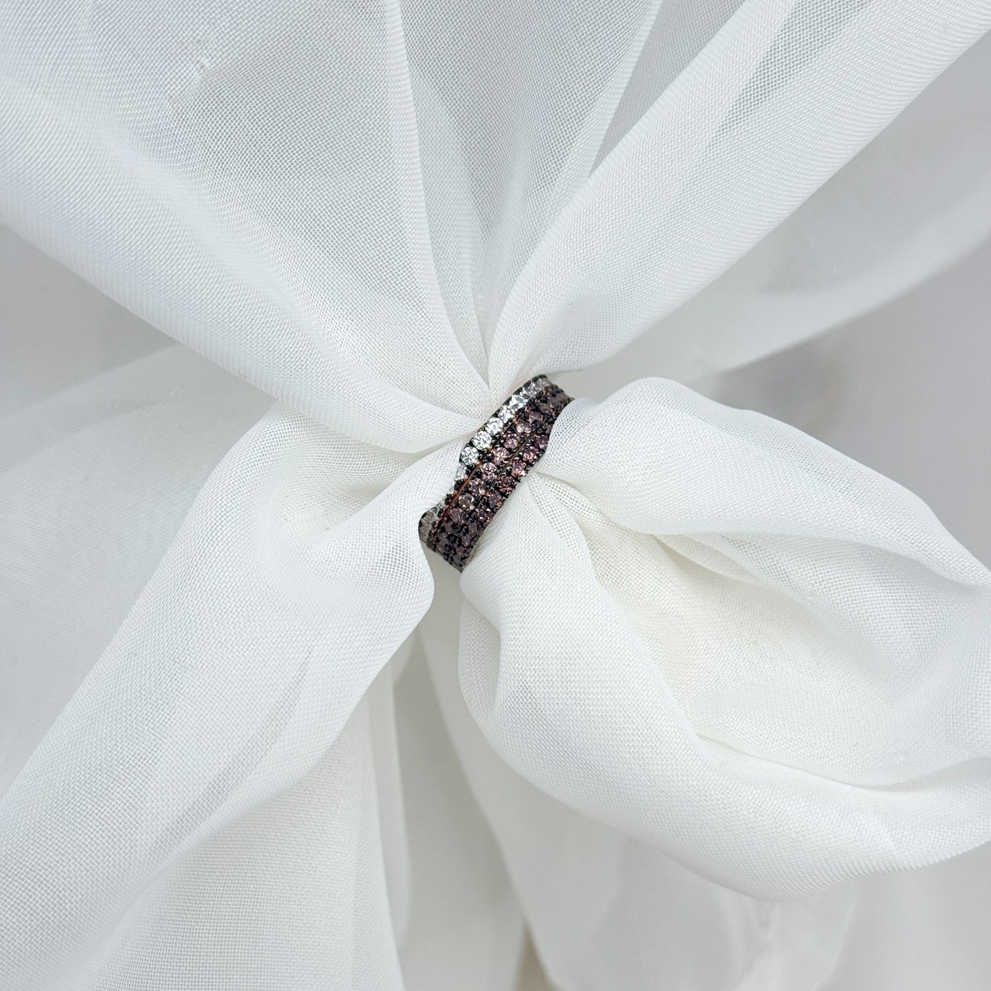 Anello fedina eternity con castone rutenio base argento rodio o rosé e zirconi bianchi e brown - Lumiere Bijoux