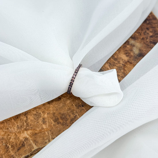 Anello fedina eternity con castone rutenio base argento rodio o rosé e zirconi bianchi e brown - Lumiere Bijoux