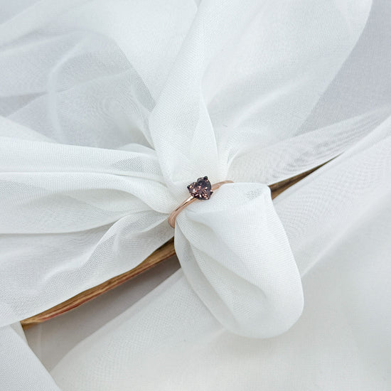 Anello regolabile in argento rosé con punzone rutenio e zircuore bianco o brown da 0.5cm - Lumiere Bijoux