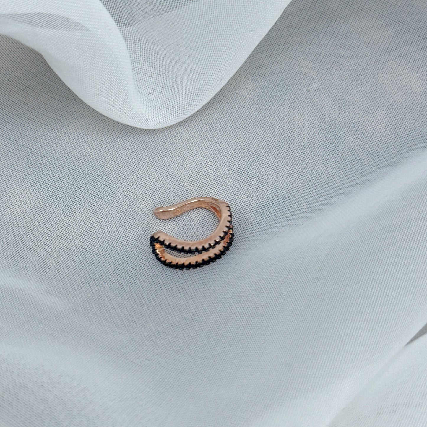 Earcuff due fili zirconi neri - Lumiere Bijoux