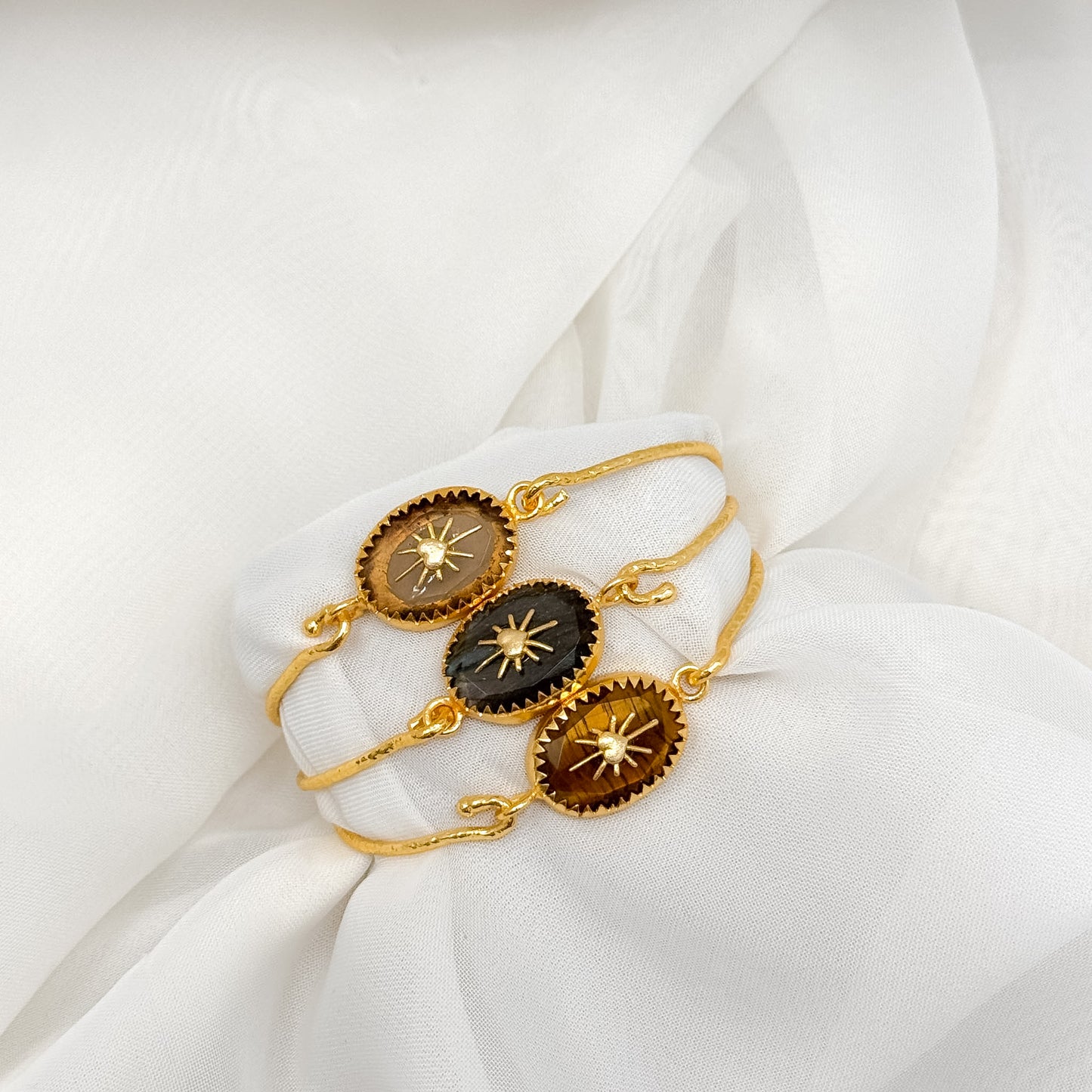 Bracciale semirigido con pietre dure e cuore sacro - Lumiere Bijoux