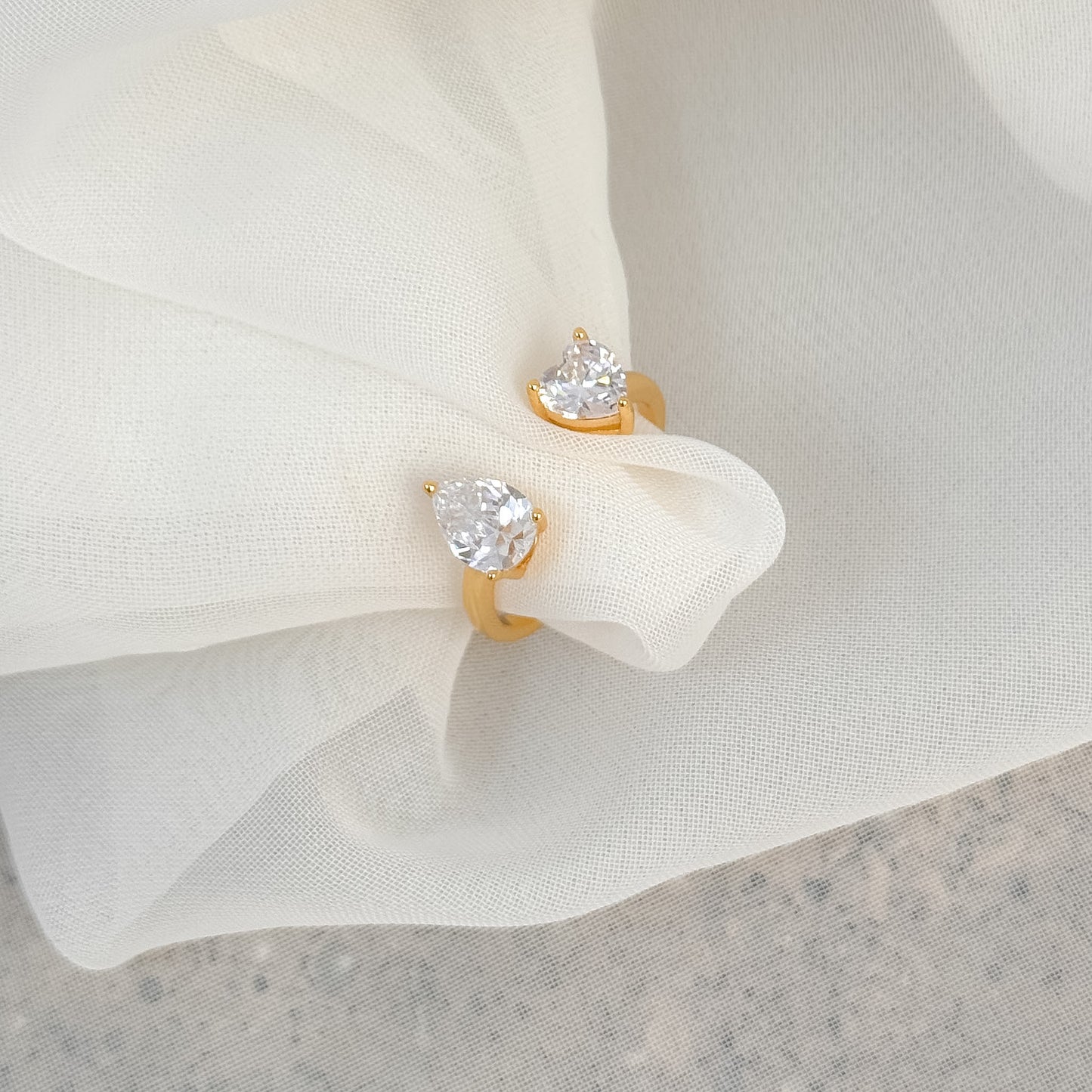 Anello contrarié regolabile con punto luce goccia e cuore in argento galvanica oro giallo - Lumiere Bijoux