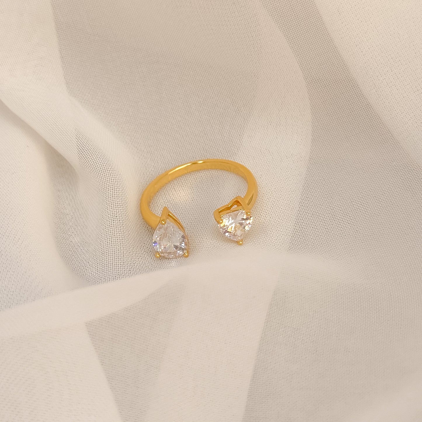Anello contrarié regolabile con punto luce goccia e cuore in argento galvanica oro giallo - Lumiere Bijoux