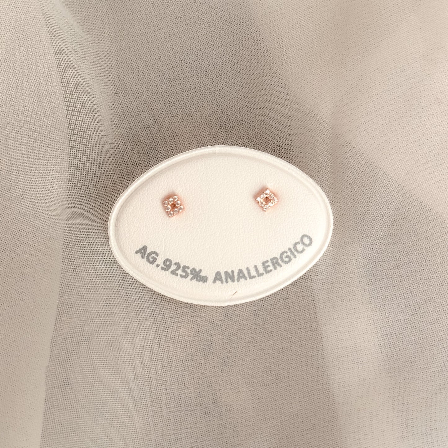 Coppia micro orecchini lobo quadrati zirconi