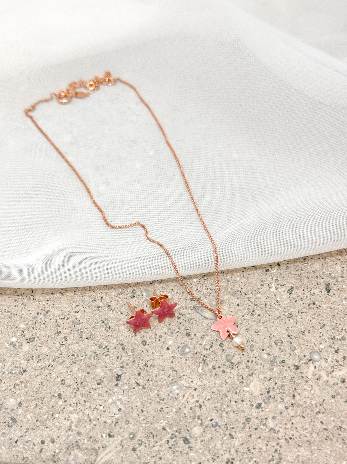 Coppia orecchini a lobo a forma di stella da 0,8 mm smaltati - chiusura a farfallina - Lumiere Bijoux