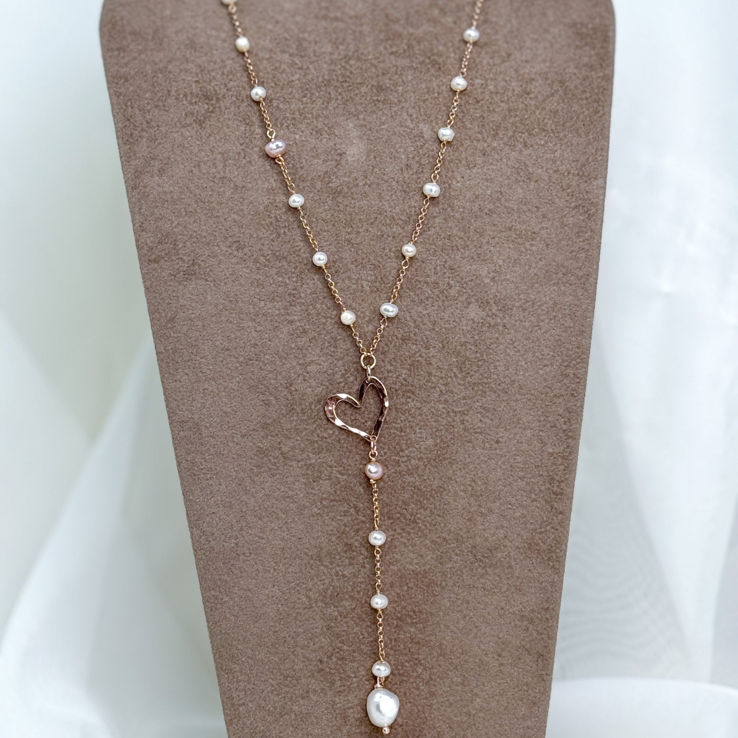 Collana rosario lunga cm 60 con perle bianche e cuore Corazon