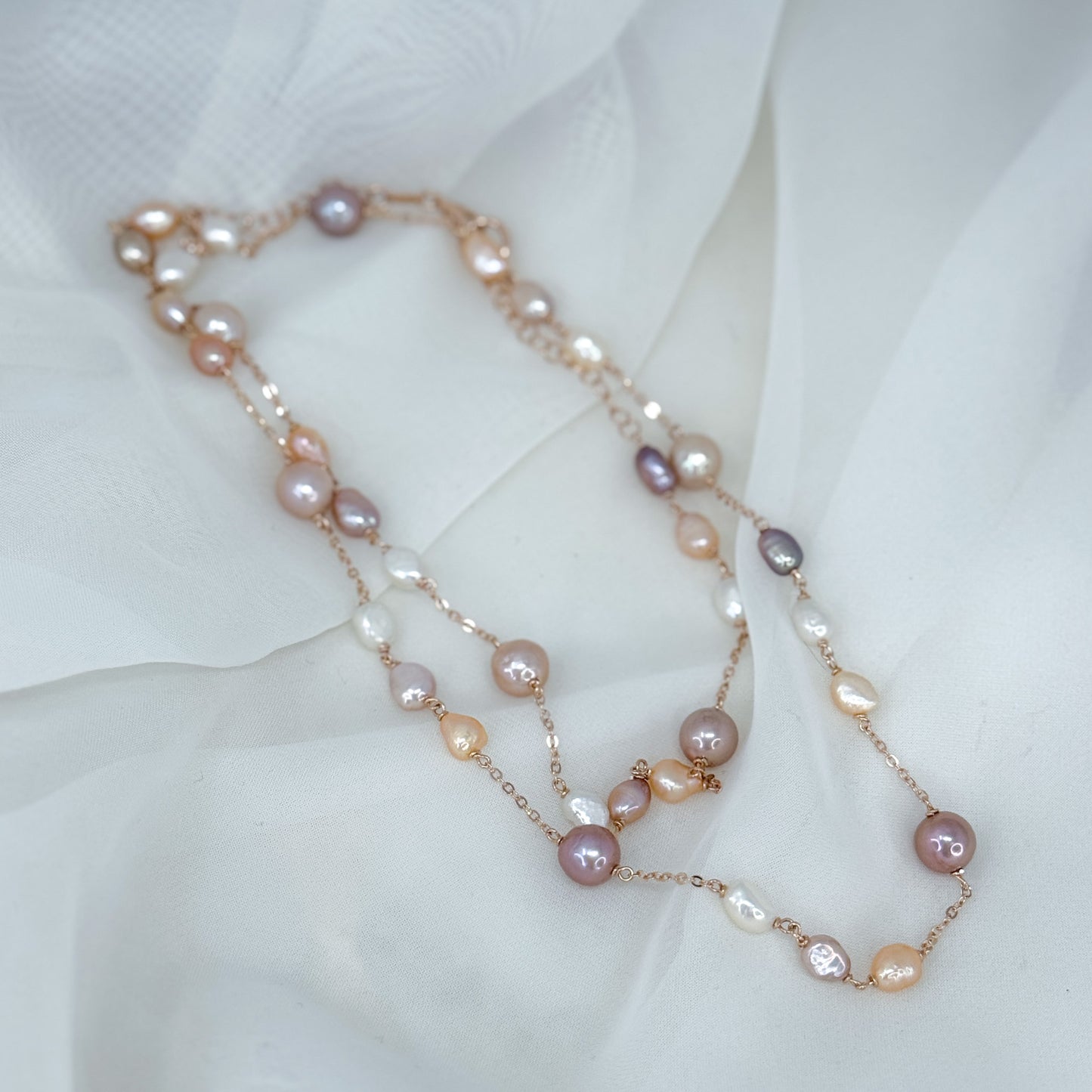 Collana lunga perle di burro cm 85 con perle lilla rosa e bianche - Lumiere Bijoux
