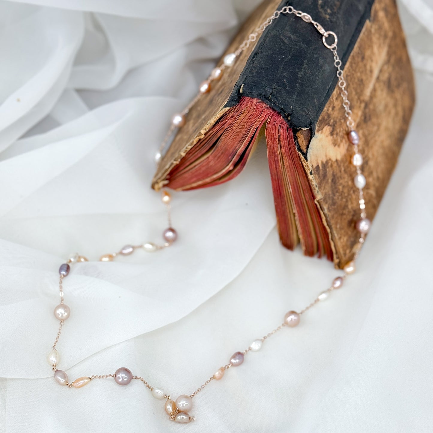 Collana lunga perle di burro cm 85 con perle lilla rosa e bianche - Lumiere Bijoux