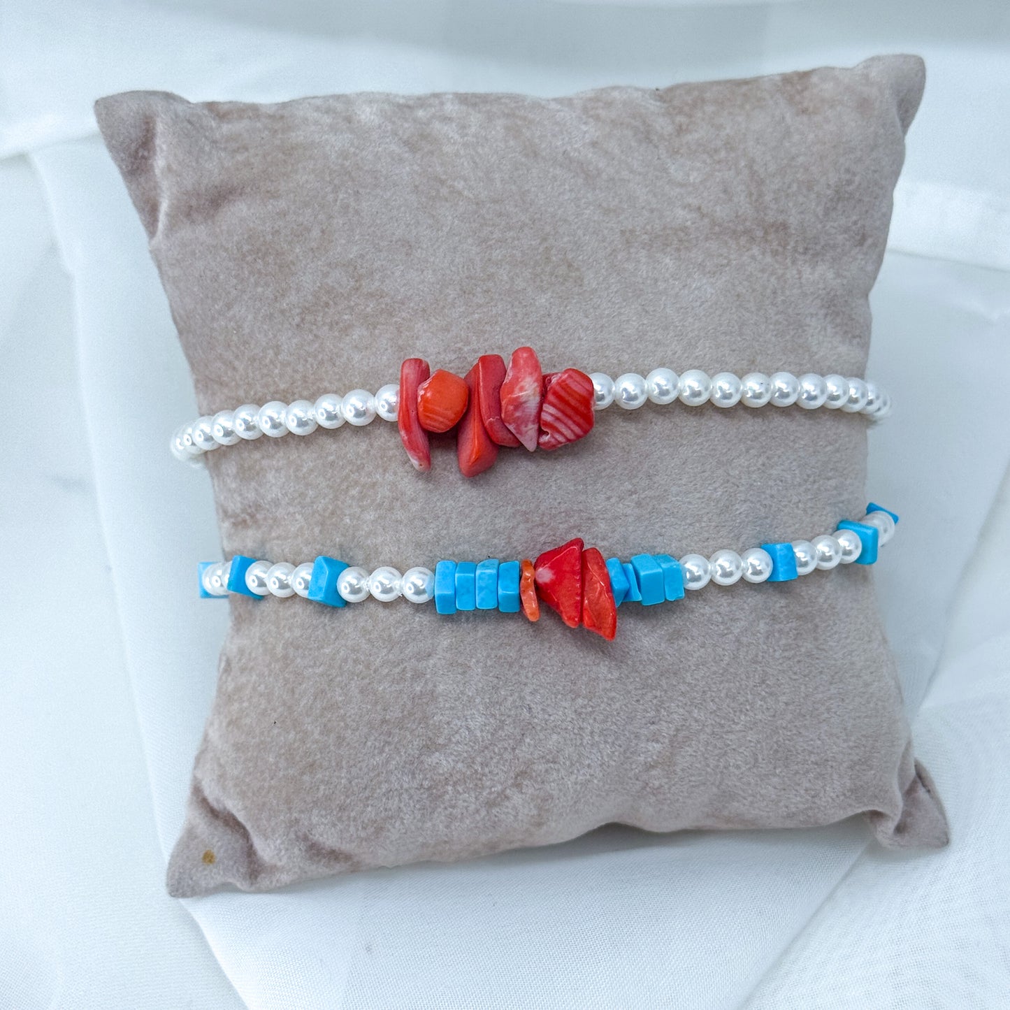 Cavigliera perle tonde sintetiche con corallo e/o turchese cm 21 base argento rodio - Lumiere Bijoux