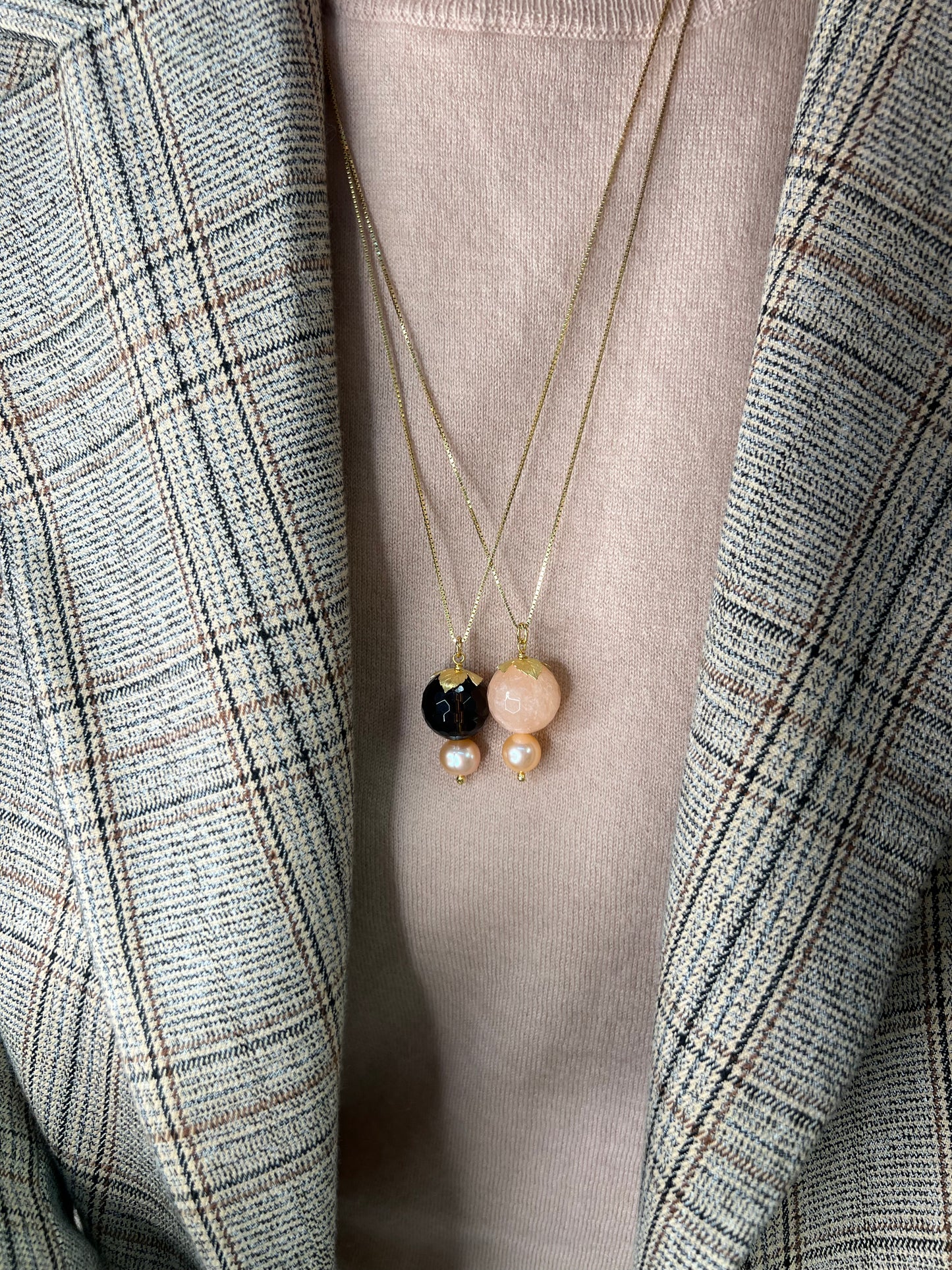 Collana lunga 60 cm con pendente quarzo fumé o pietra di luna con foglia cabochon - Lumiere Bijoux