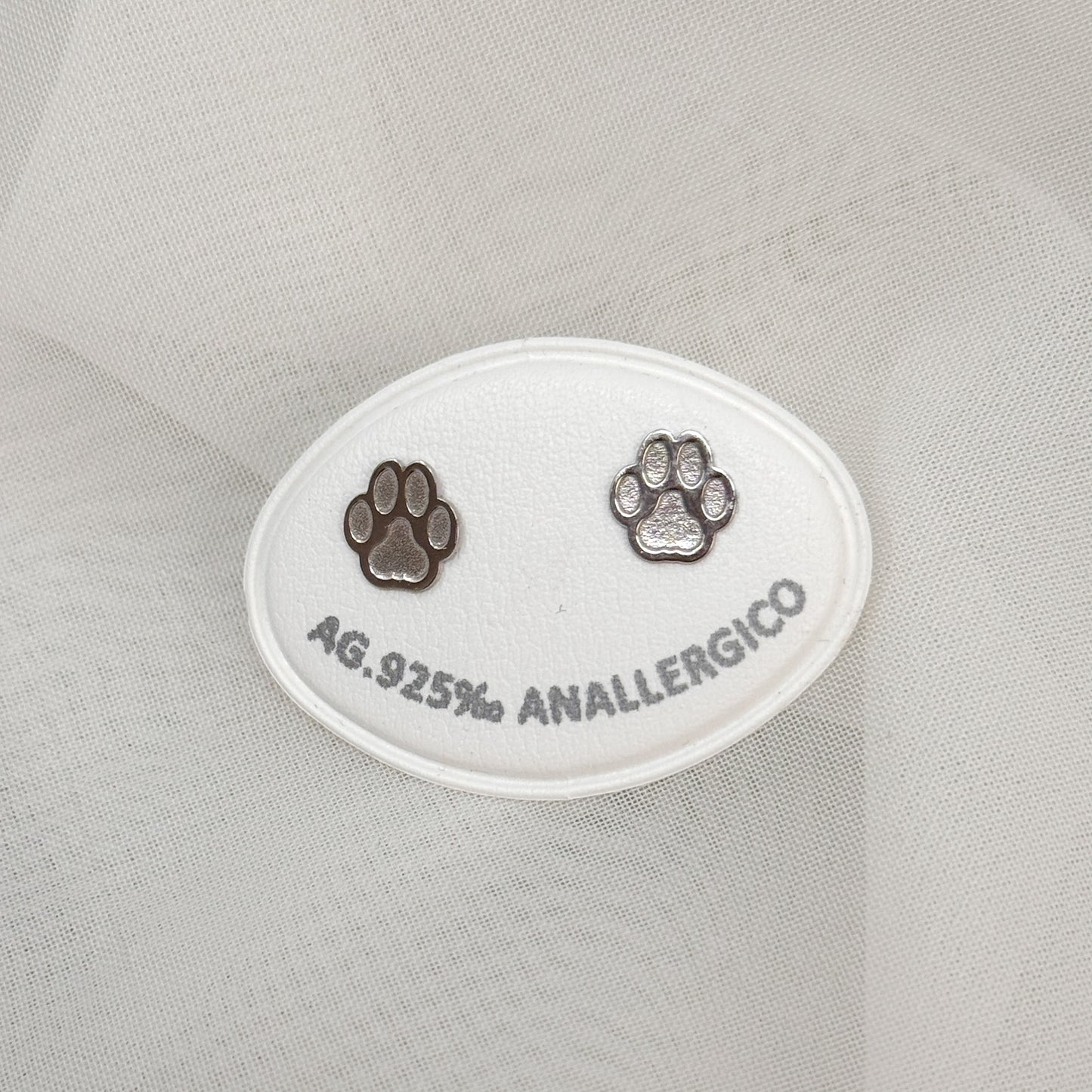 Coppia orecchini a lobo a forma di zampetta da 0.8 mm - Lumiere Bijoux