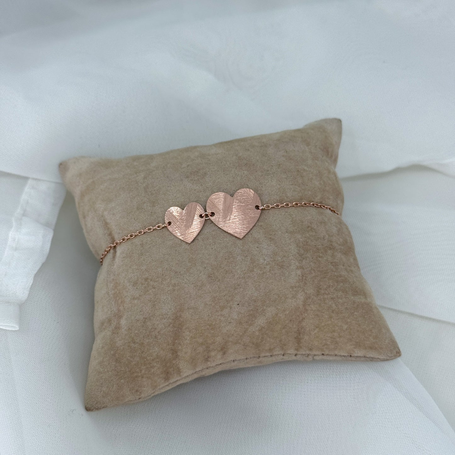 Bracciale doppio cuore satinato in linea - Lumiere Bijoux