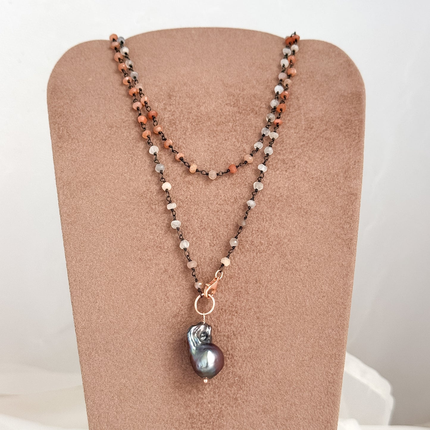 Collana lunga trasformabile cm 75 argento rutenio pietra di luna con perla barocca nera pendente - Lumiere Bijoux