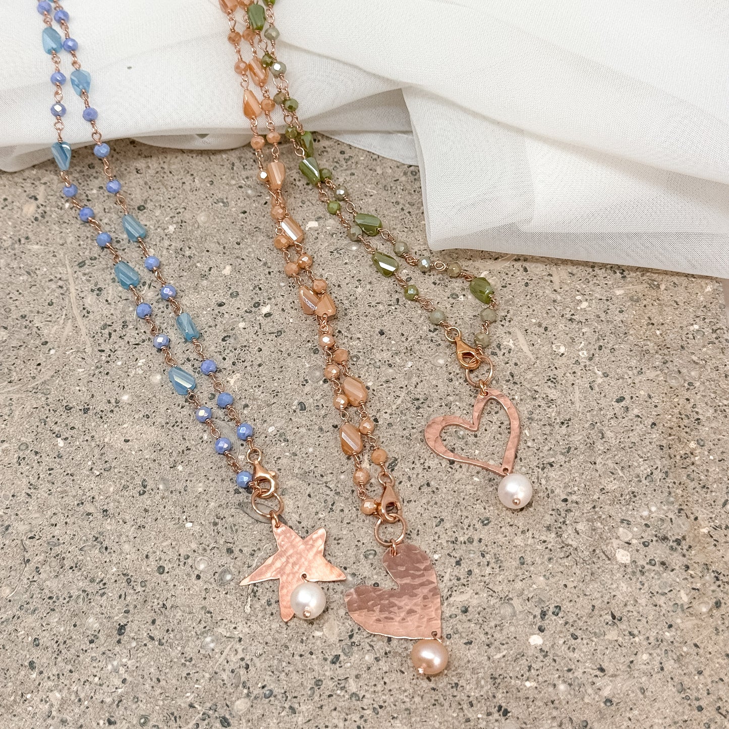 Collana lunga trasformabile cm 75 argento rosé cristalli multiforme soggetto battuto e perla naturale pendente - Lumiere Bijoux
