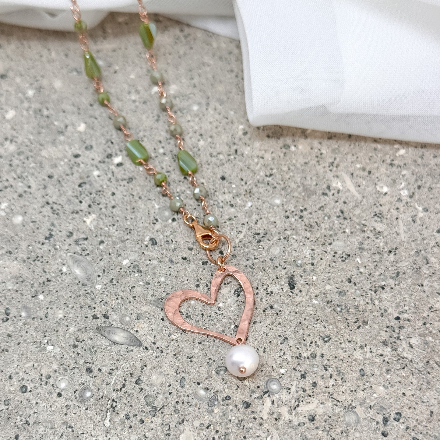 Collana lunga trasformabile cm 75 argento rosé cristalli multiforme soggetto battuto e perla naturale pendente - Lumiere Bijoux