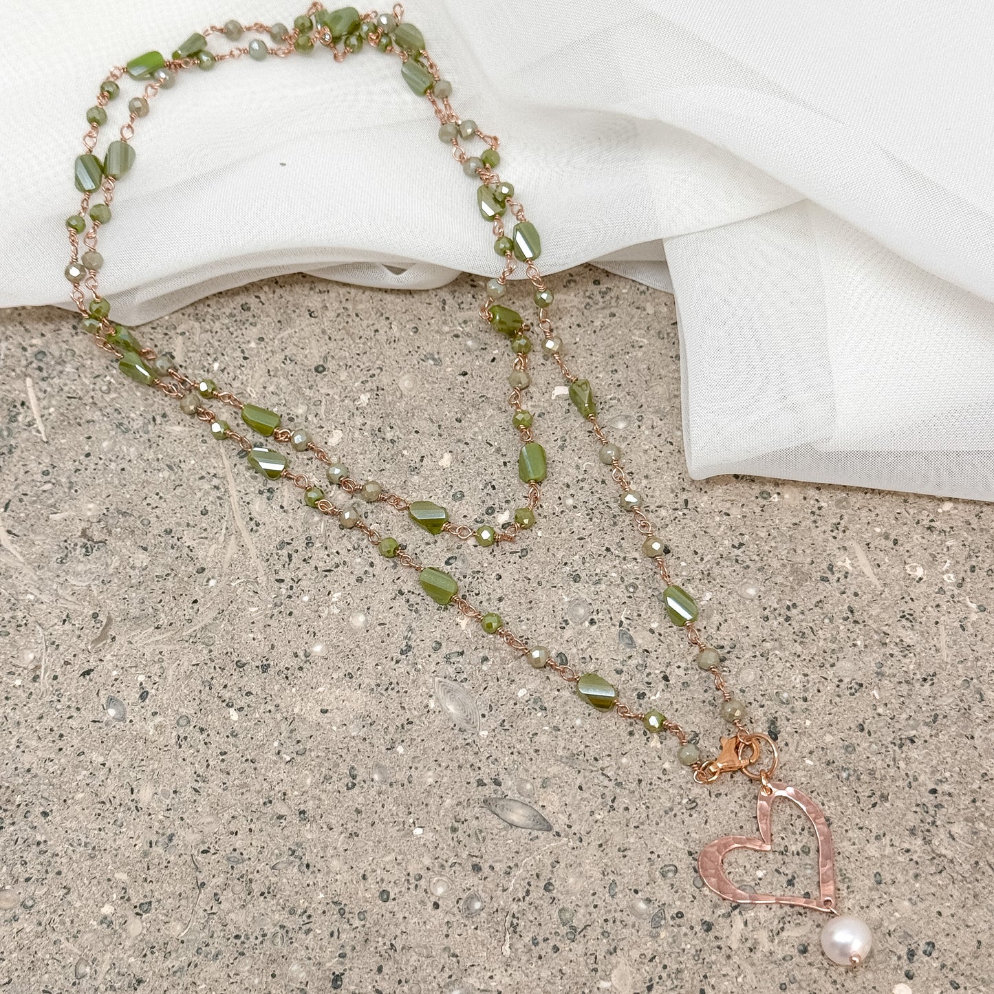 Collana lunga trasformabile cm 75 argento rosé cristalli multiforme soggetto battuto e perla naturale pendente - Lumiere Bijoux