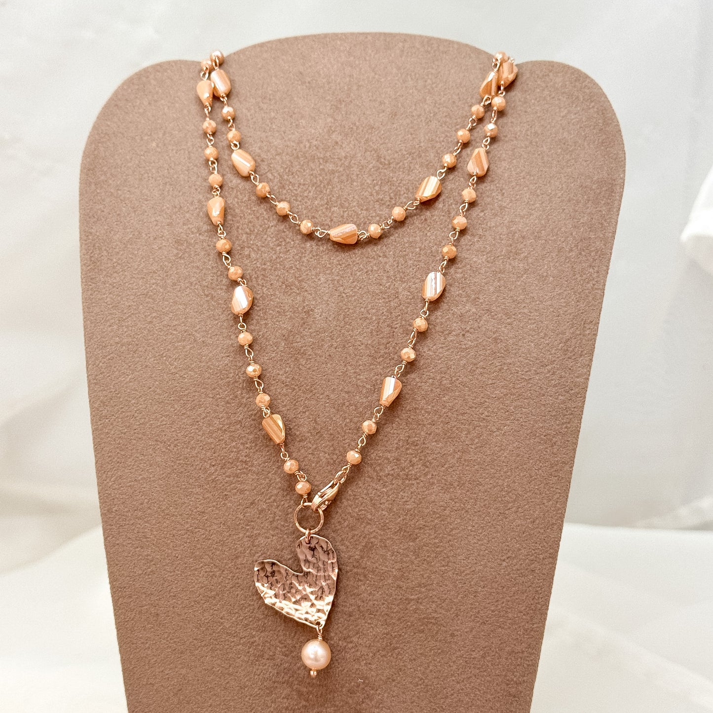Collana lunga trasformabile cm 75 argento rosé cristalli multiforme soggetto battuto e perla naturale pendente - Lumiere Bijoux