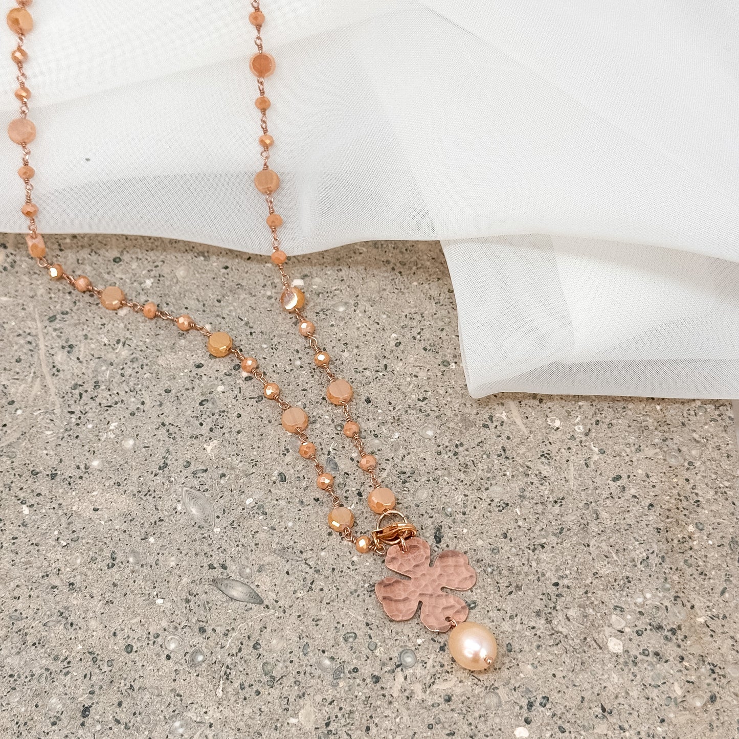 Collana lunga trasformabile cm 75 argento rosé soggetto battuto e perla naturale pendente - Lumiere Bijoux