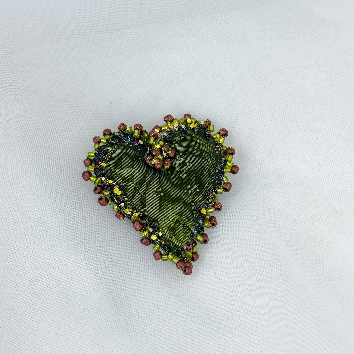 Spilla a cuore in tessuto e perline - Lumiere Bijoux