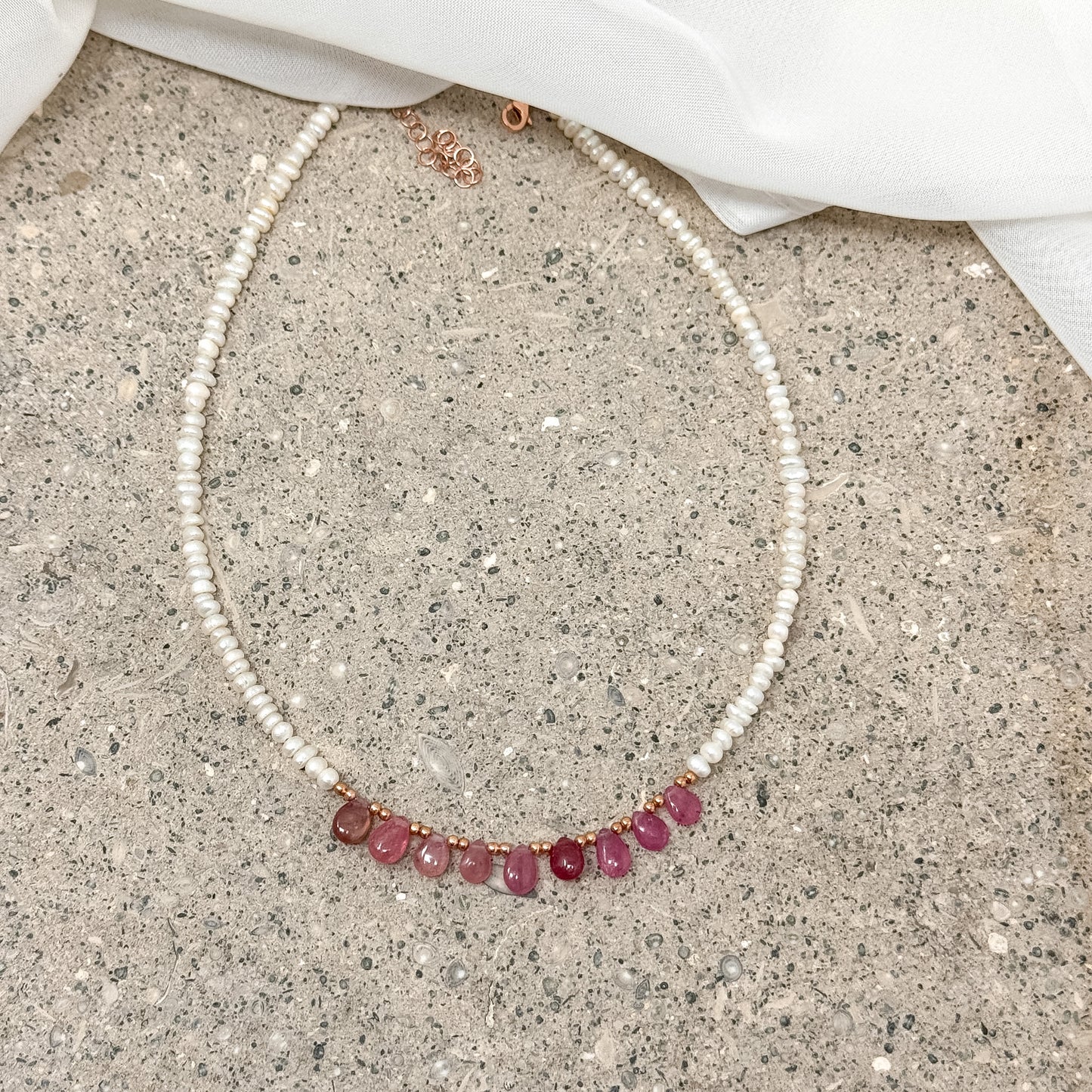 Collana PANAREA con perle conchiglia irregolari e pietre semipreziose cm 36 - Lumiere Bijoux