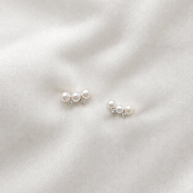 Coppia orecchini a lobo tris microperle e micro zirconi - Lumiere Bijoux