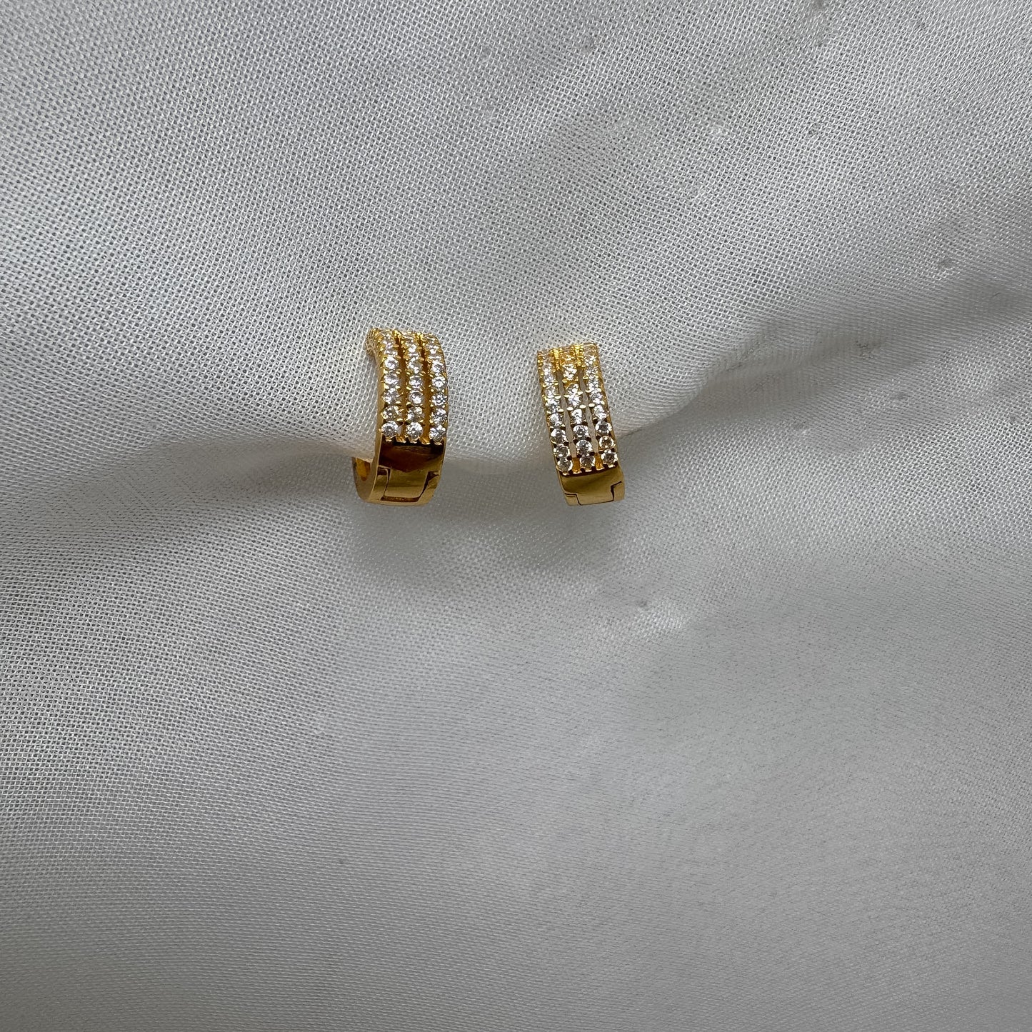 Coppia orecchini cerchietto a tre fili zirconi - Lumiere Bijoux