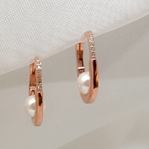 Coppia orecchini ovali con zirconi e perla nell'incavo - Lumiere Bijoux