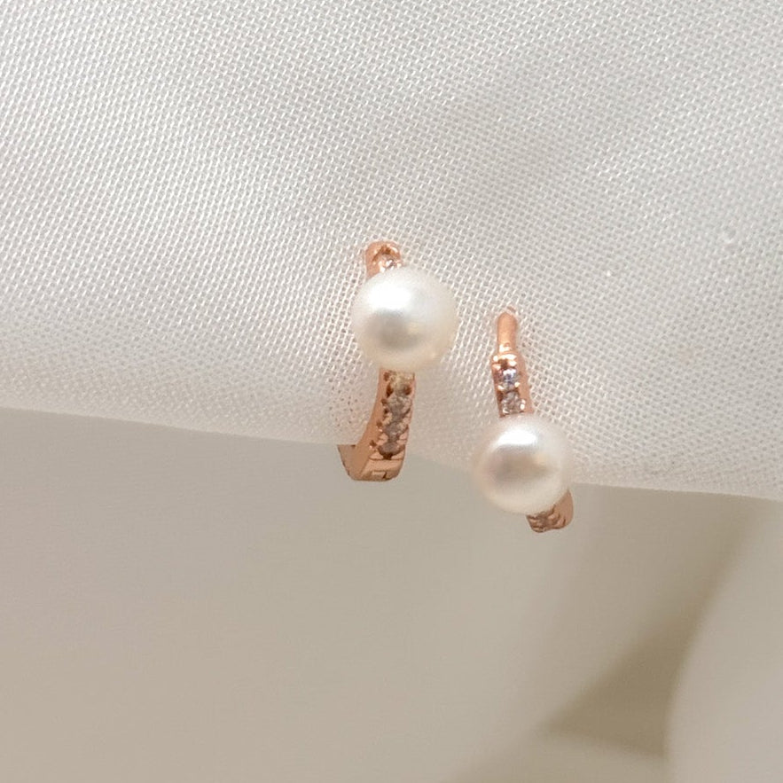 Coppia orecchini cerchietto zirconi e perla - Lumiere Bijoux
