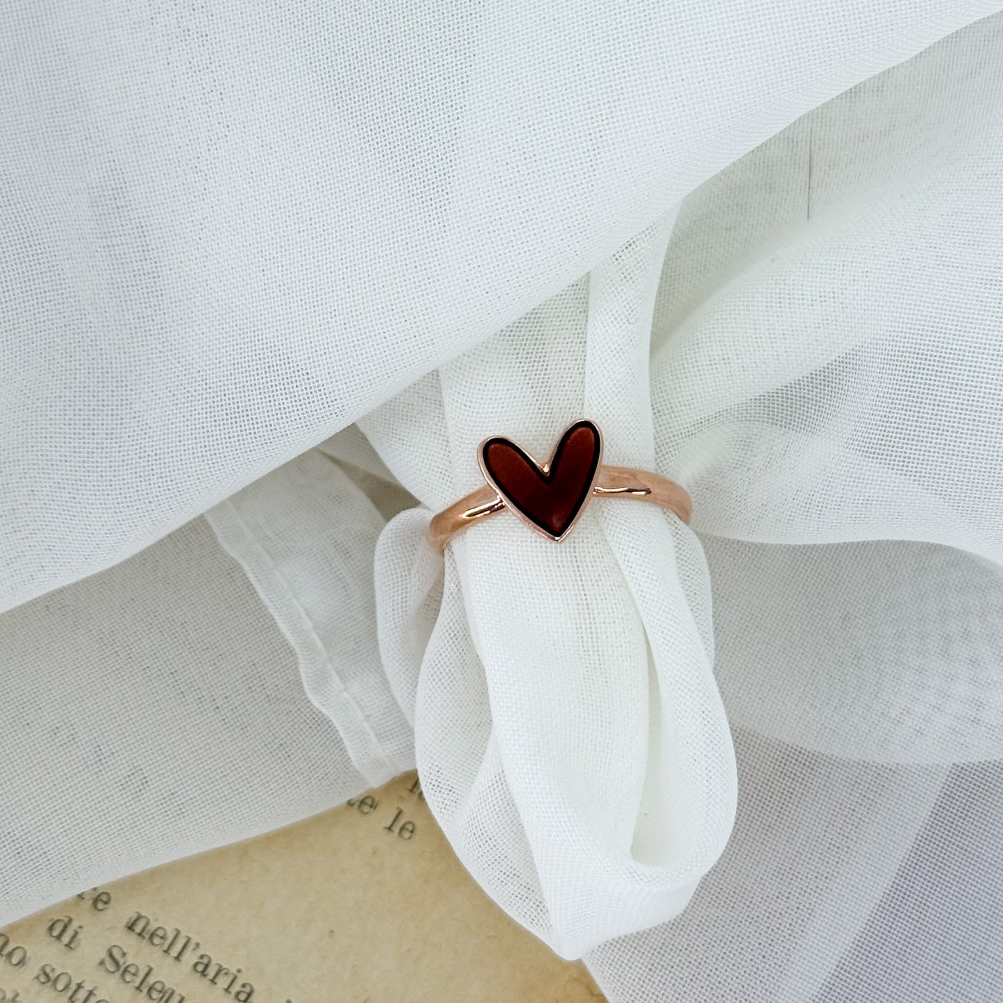 Anello regolabile con cuore smaltato rosa e cioccolato - Lumiere Bijoux