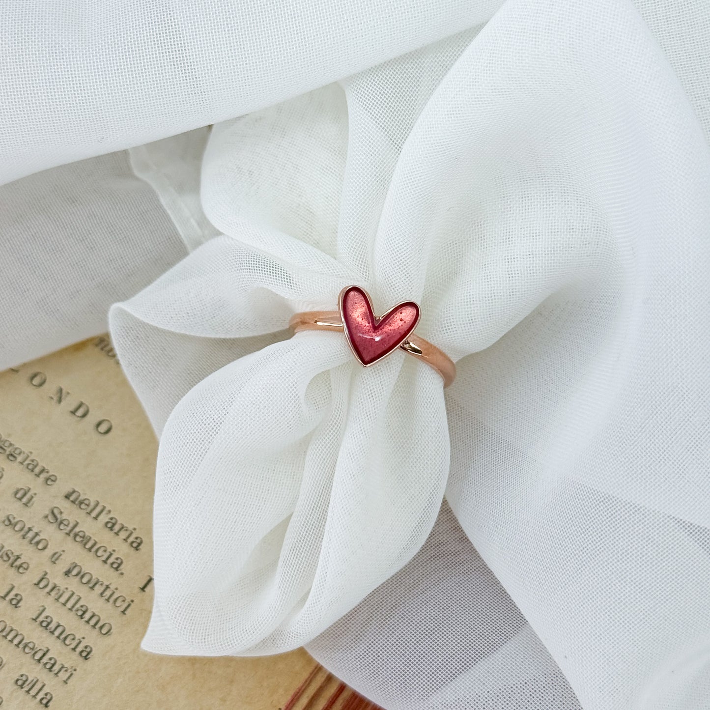 Anello regolabile con cuore smaltato rosa e cioccolato - Lumiere Bijoux