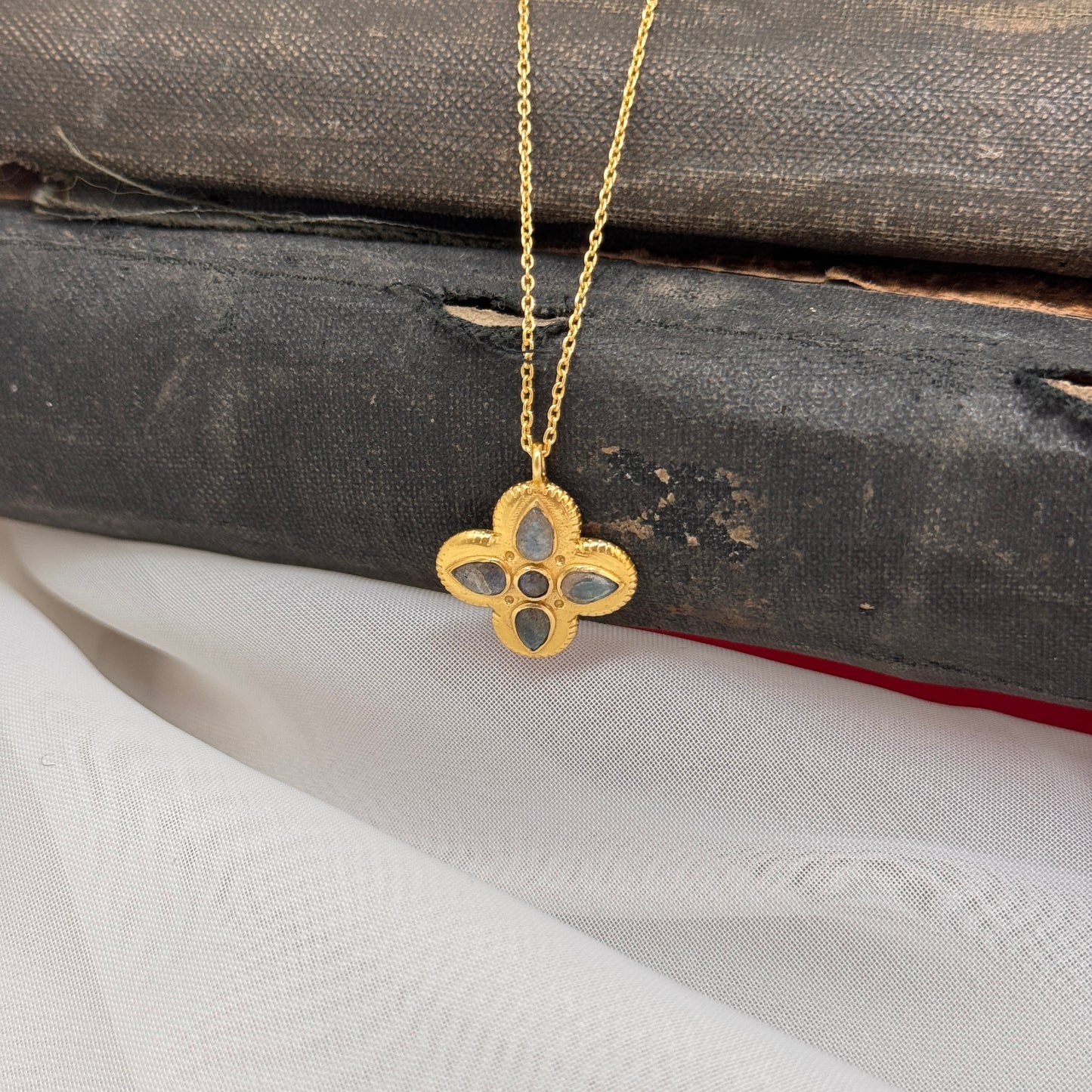 Collana Lucky cm 45 con trifoglio e labradorite - Lumiere Bijoux