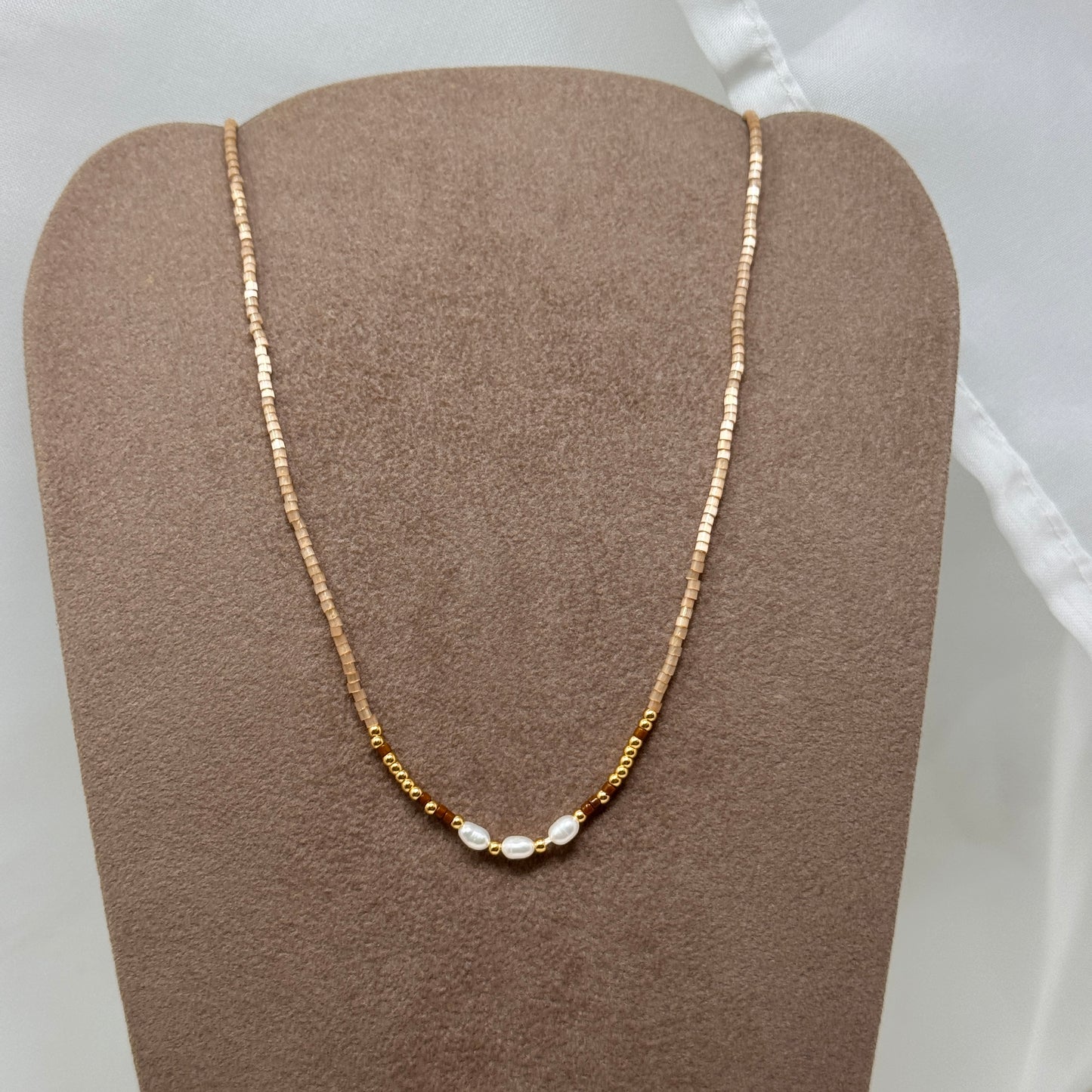 Collana tris perle risino e miyuki dorate e cioccolato - Lumiere Bijoux
