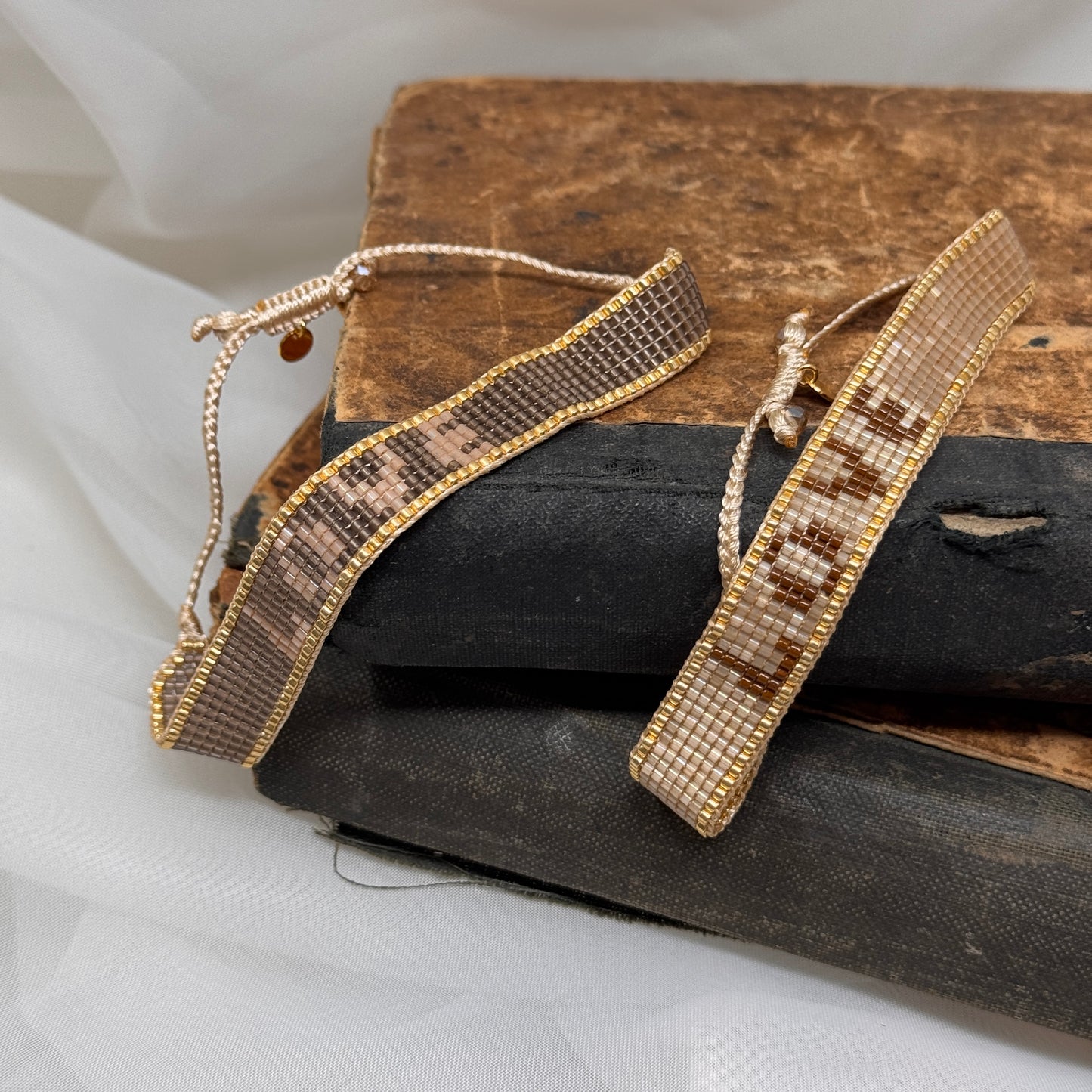 Bracciale regolabile alto 1.2cm con scritta LOVE - Lumiere Bijoux