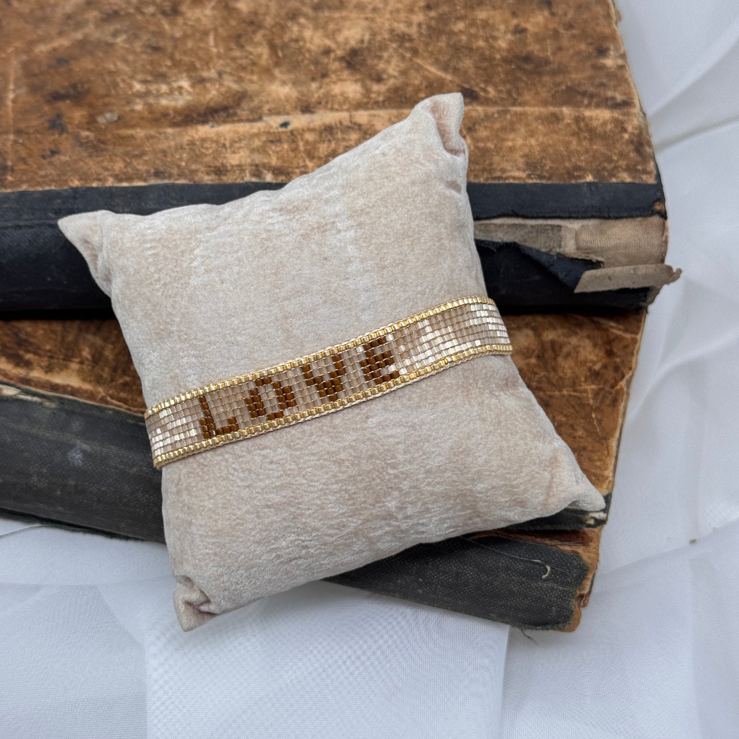 Bracciale regolabile alto 1.2cm con scritta LOVE - Lumiere Bijoux