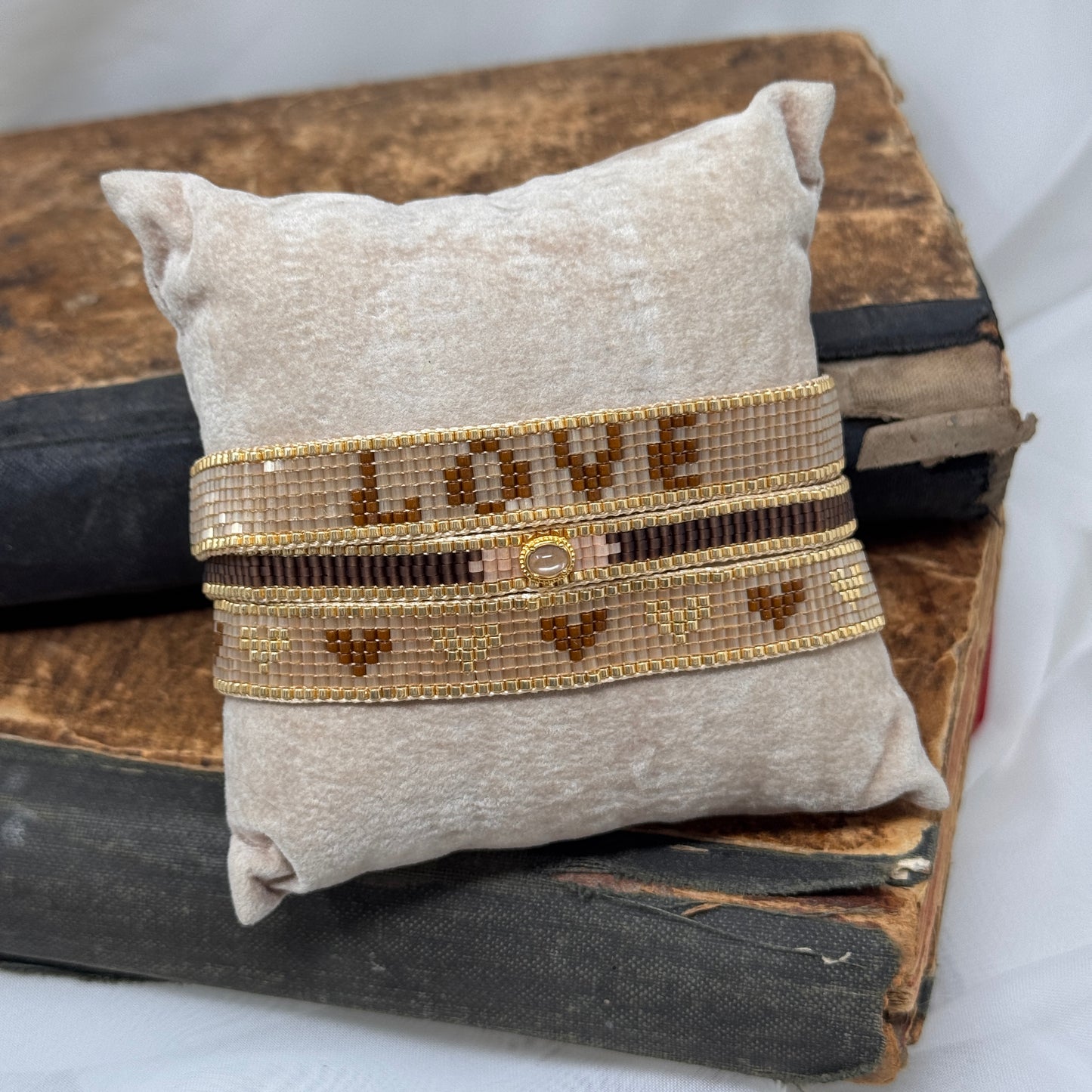 Bracciale regolabile alto 1.2cm con scritta LOVE - Lumiere Bijoux