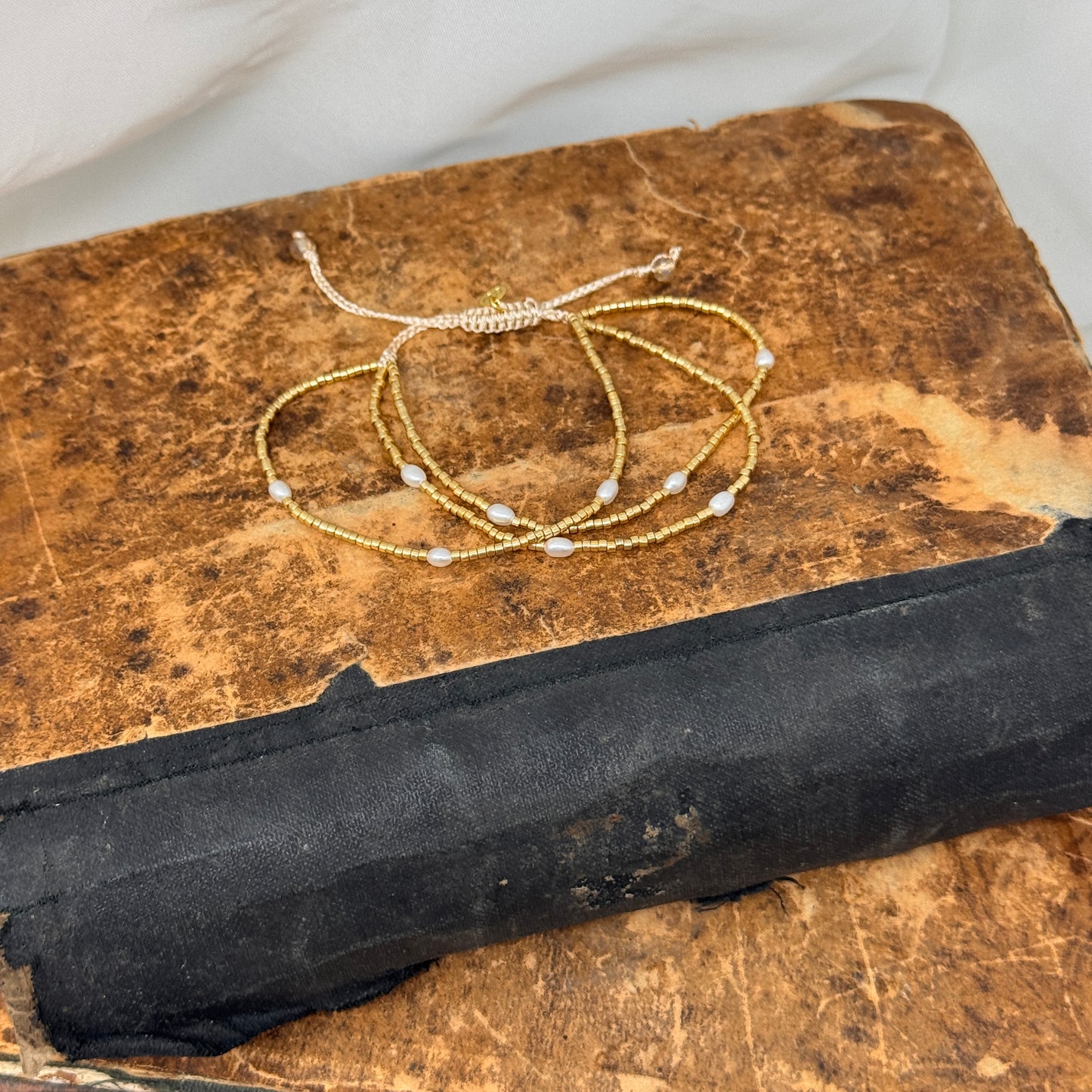 Bracciale regolabile con tris di bracciali perle miyuky e perle - Lumiere Bijoux