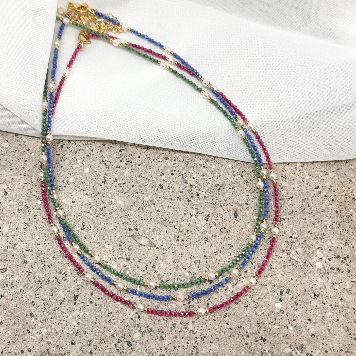 Collana cristalli alternati da perle naturali e pepite ottone - Lumiere Bijoux