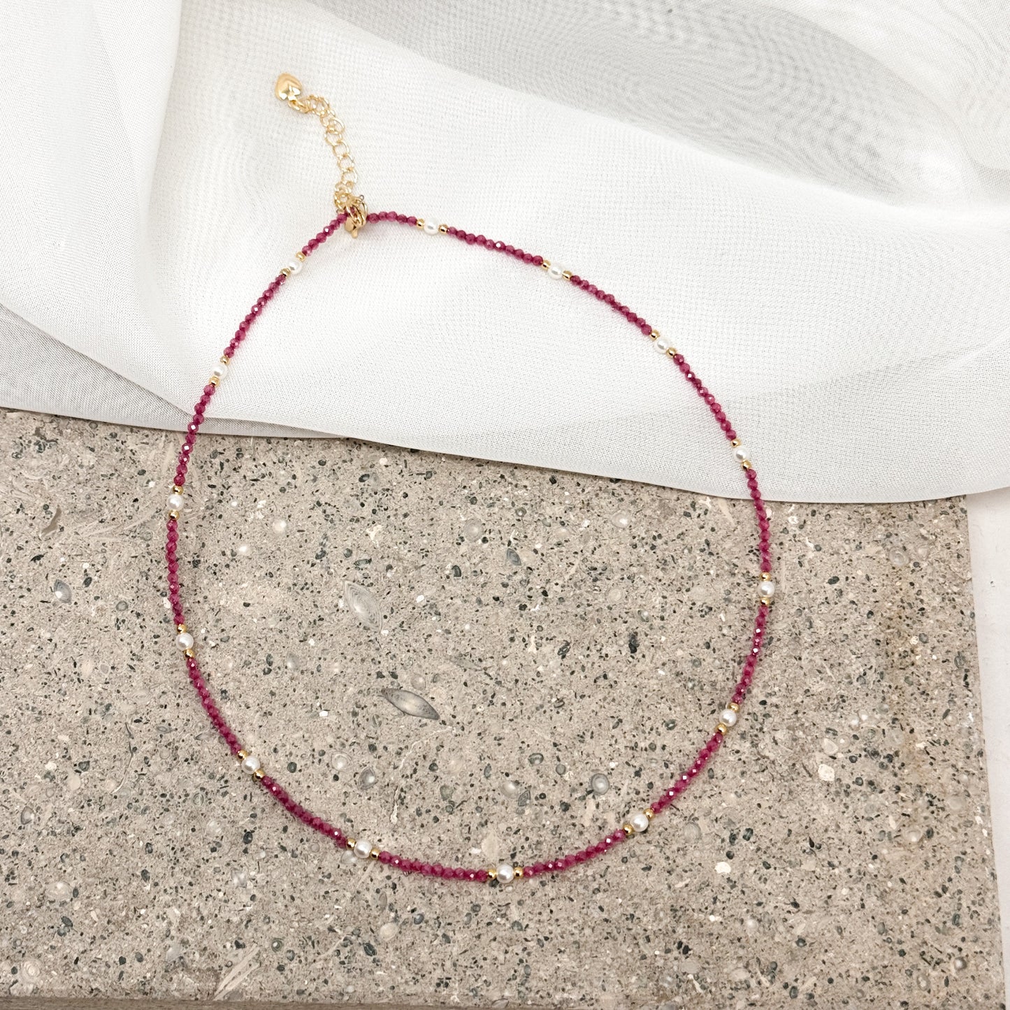 Collana cristalli alternati da perle naturali e pepite ottone - Lumiere Bijoux