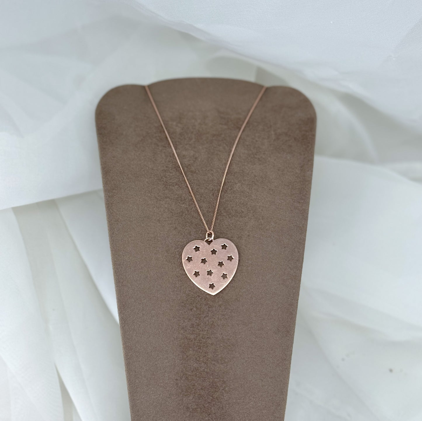 Collana lunga cm 60 catena forzatina e cuore traforato da stelle - Lumiere Bijoux