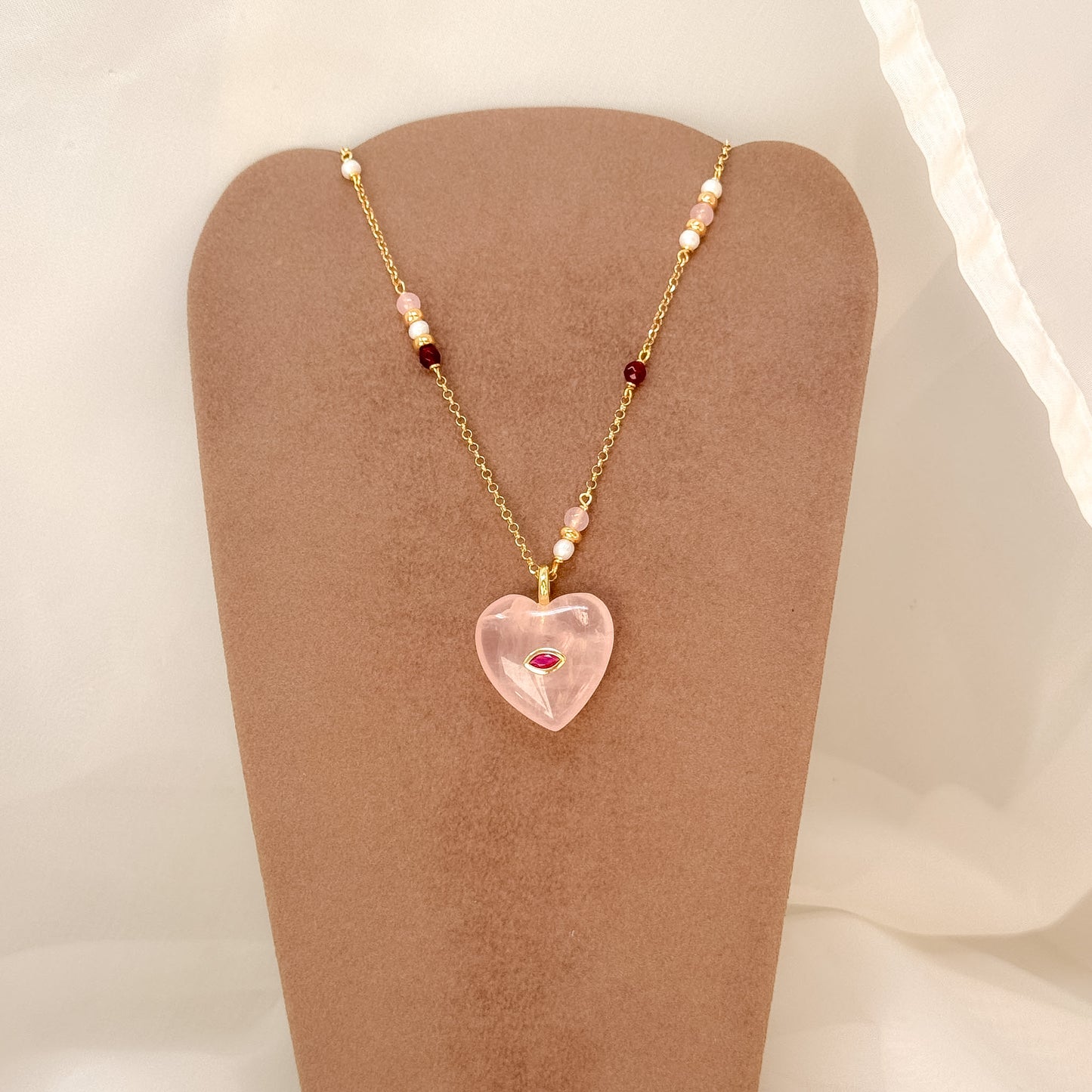 Collana lunga cm60 con pendente cuore in pietra semipreziosa - Lumiere Bijoux