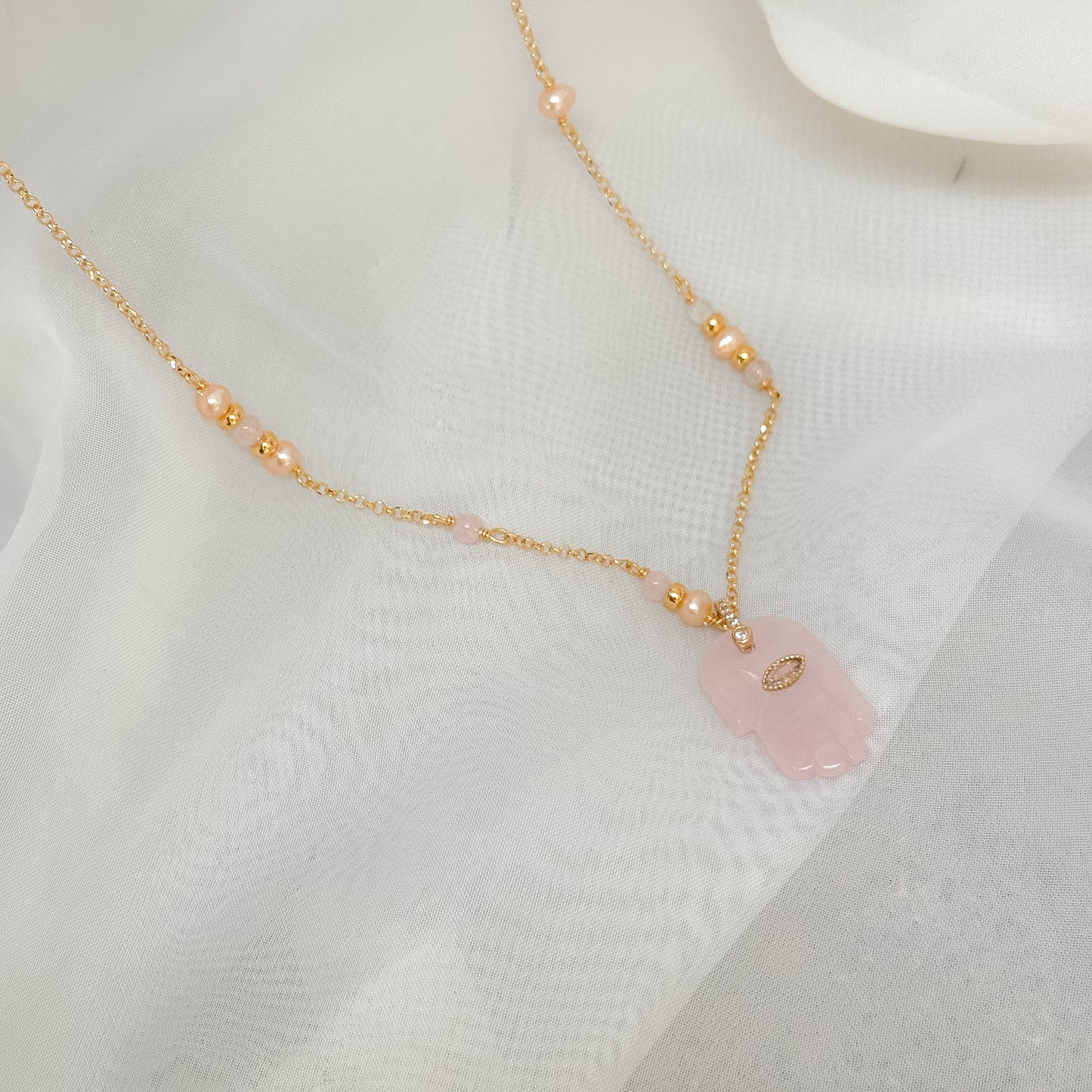 Collana lunga cm60 con pendente mano di fatima in pietra semipreziosa - Lumiere Bijoux