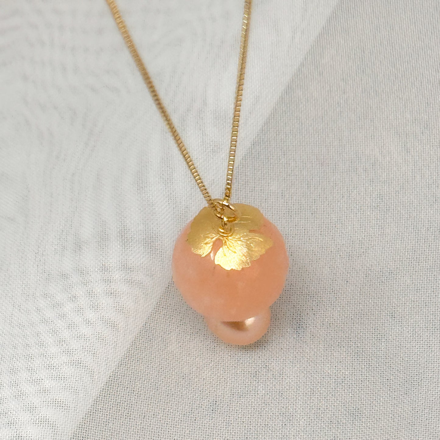 Collana lunga 60 cm con pendente quarzo fumé o pietra di luna con foglia cabochon - Lumiere Bijoux