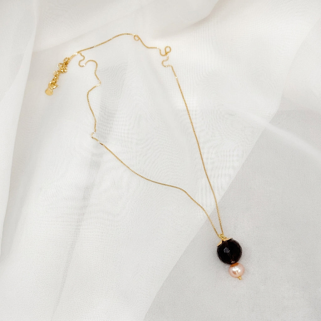 Collana lunga 60 cm con pendente quarzo fumé o pietra di luna con foglia cabochon - Lumiere Bijoux