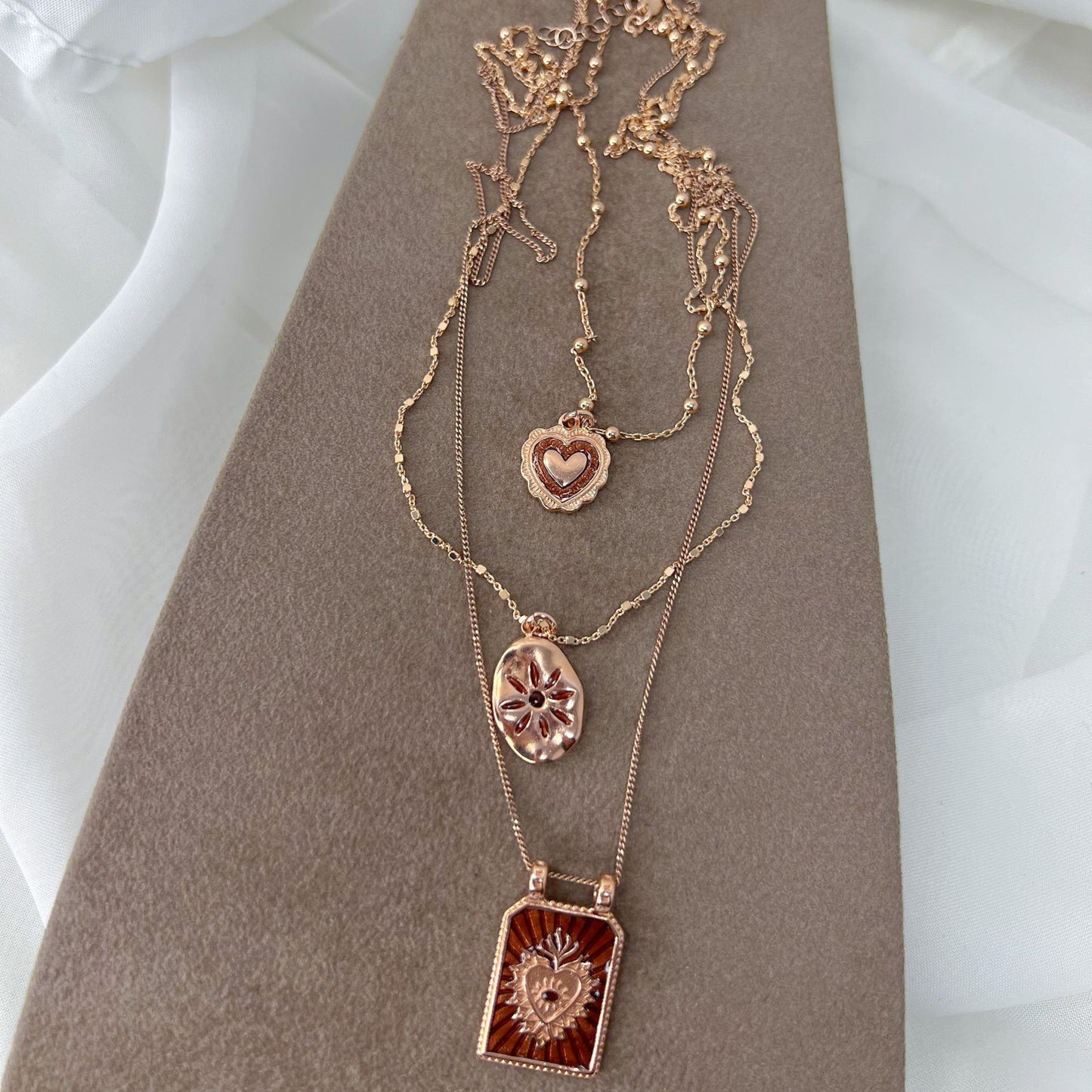 Collana unica a tre fili lunga cm 60 con pendenti smaltati cioccolato in argento 925 - Lumiere Bijoux