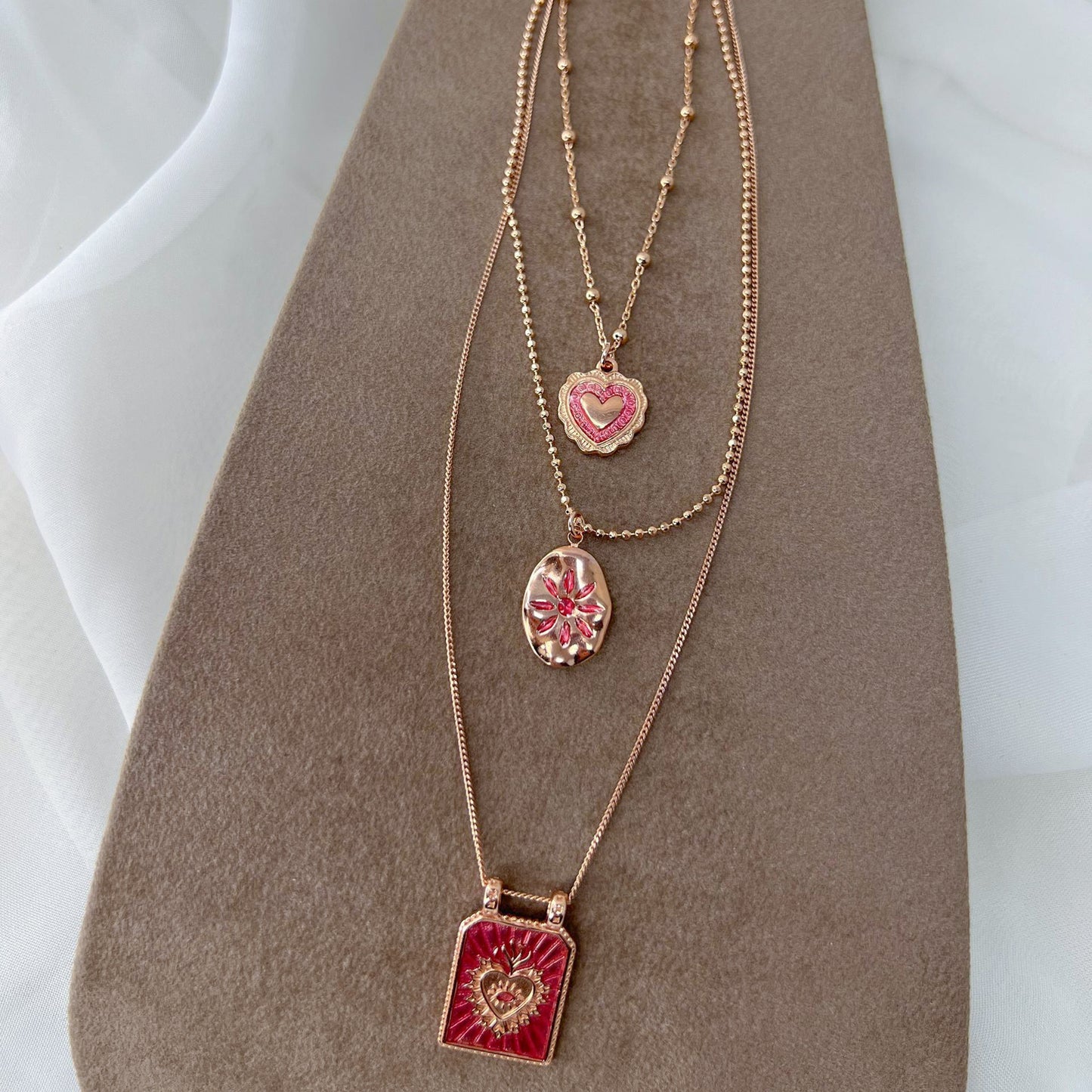 Collana unica a tre fili lunga cm 60 con pendenti smaltati rosa in argento 925 - Lumiere Bijoux