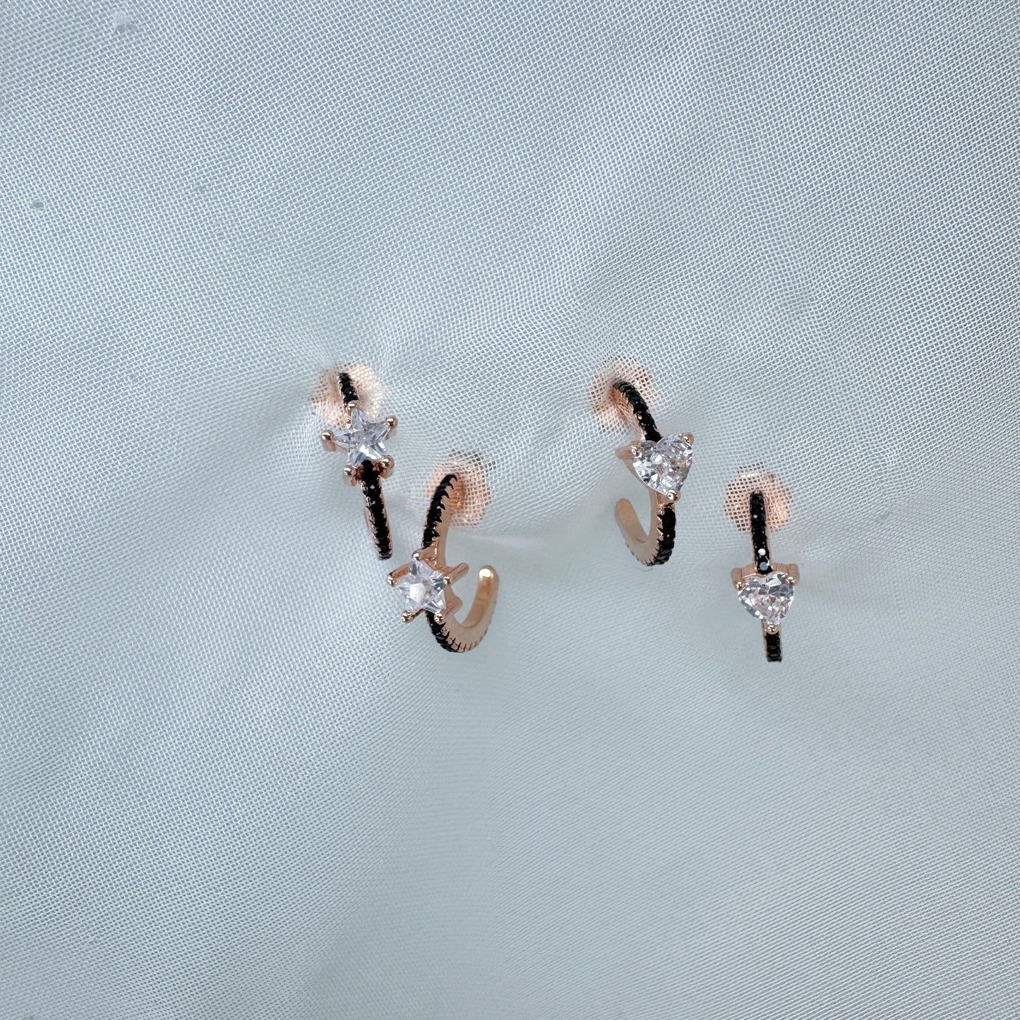 Coppia orecchini cerchio lobo zirconi neri e punto luce stella e cuore - Lumiere Bijoux