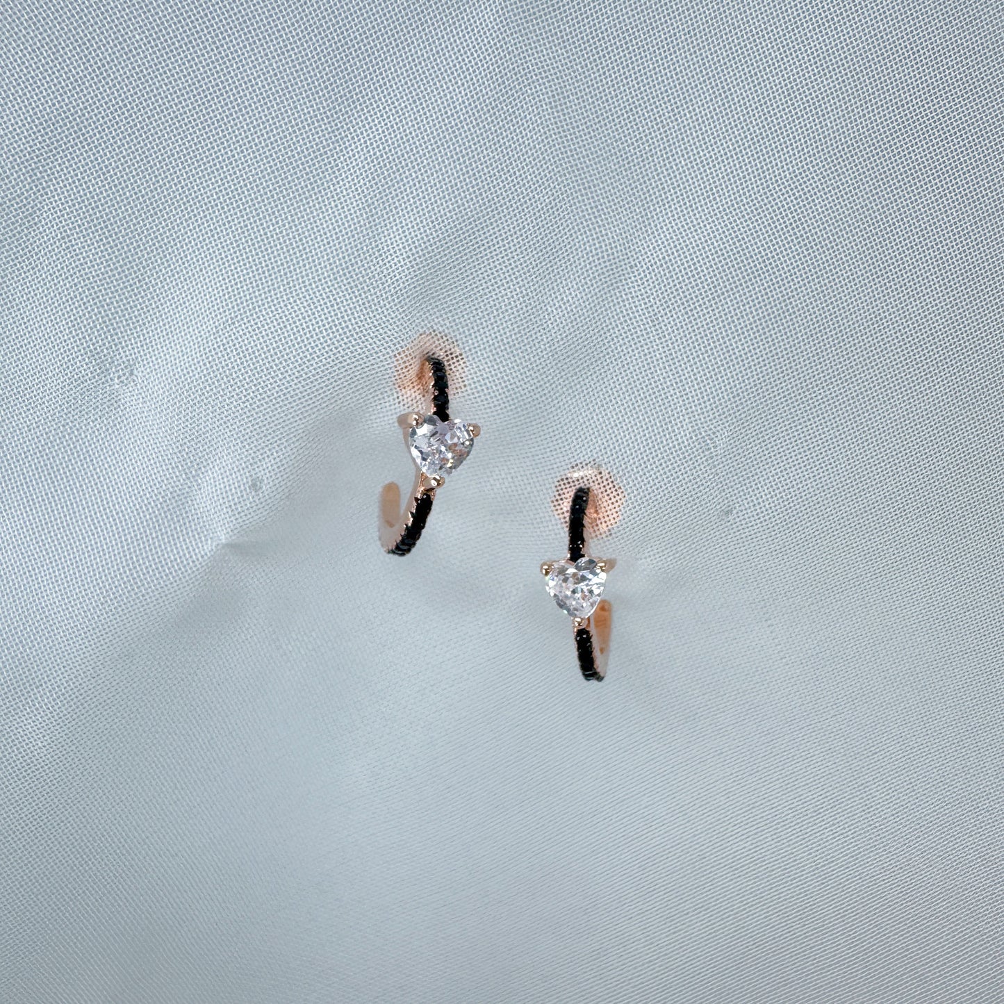 Coppia orecchini cerchio lobo zirconi neri e punto luce stella e cuore - Lumiere Bijoux