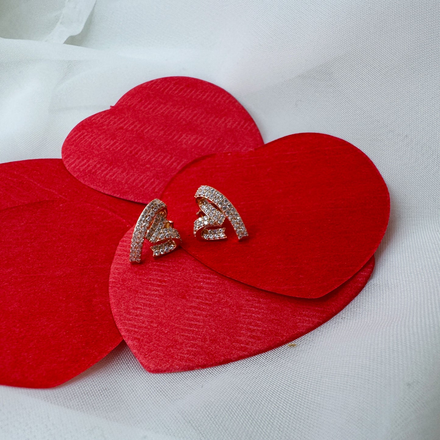 Coppia orecchini cuore intrecciato con zirconi - Lumiere Bijoux