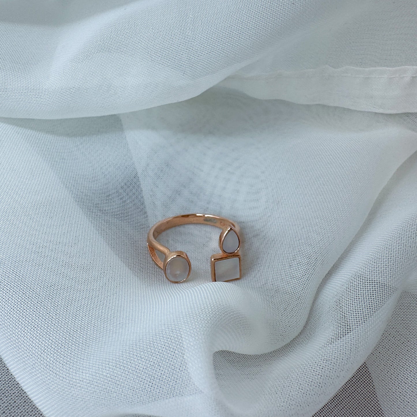 Anello regolabile forme geometriche madreperla - Lumiere Bijoux