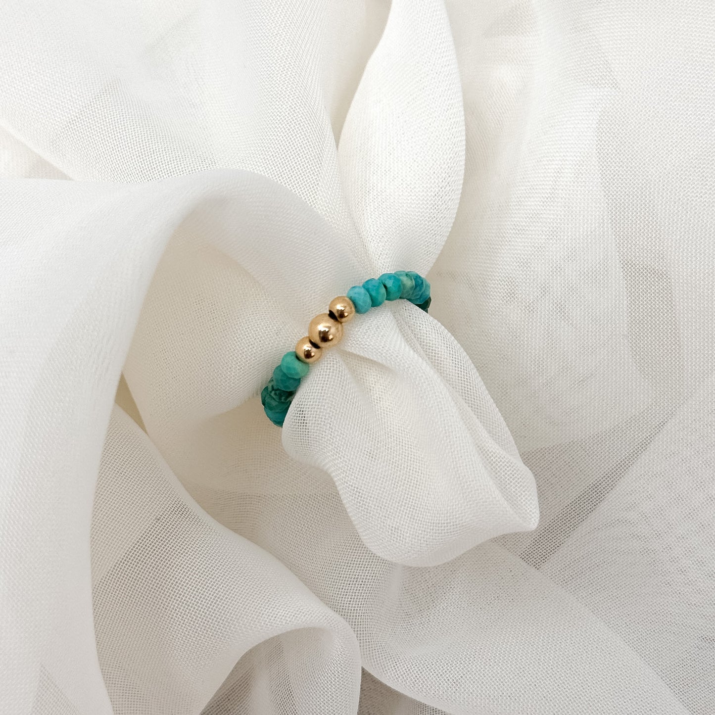 Anello elastico con pietre Miyuki e pepite dorate - Spiritual - Lumiere Bijoux